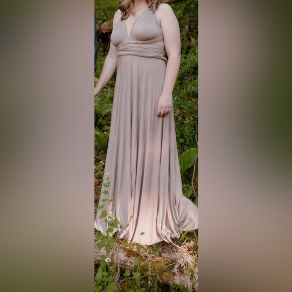 Lulu’s Maxi Wrap Dress - Picture 4 of 12